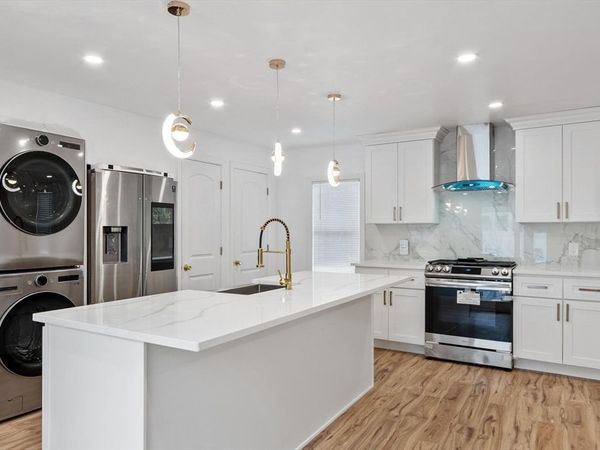 5 Oceanview St, Winthrop, MA 02152