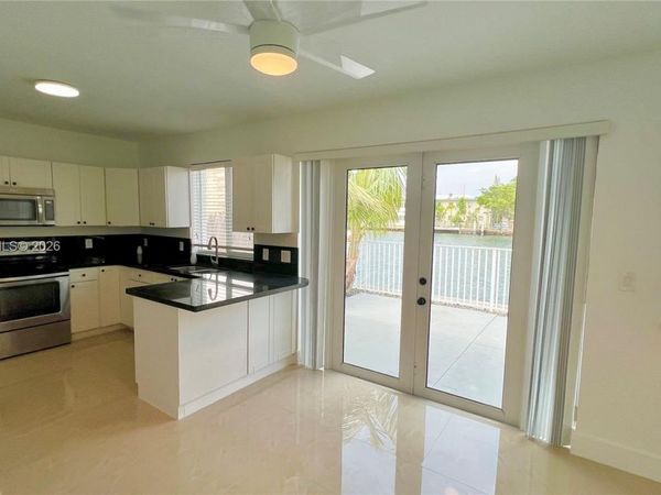 8235 Crespi Blvd, Unit 4, Miami Beach, FL 33141