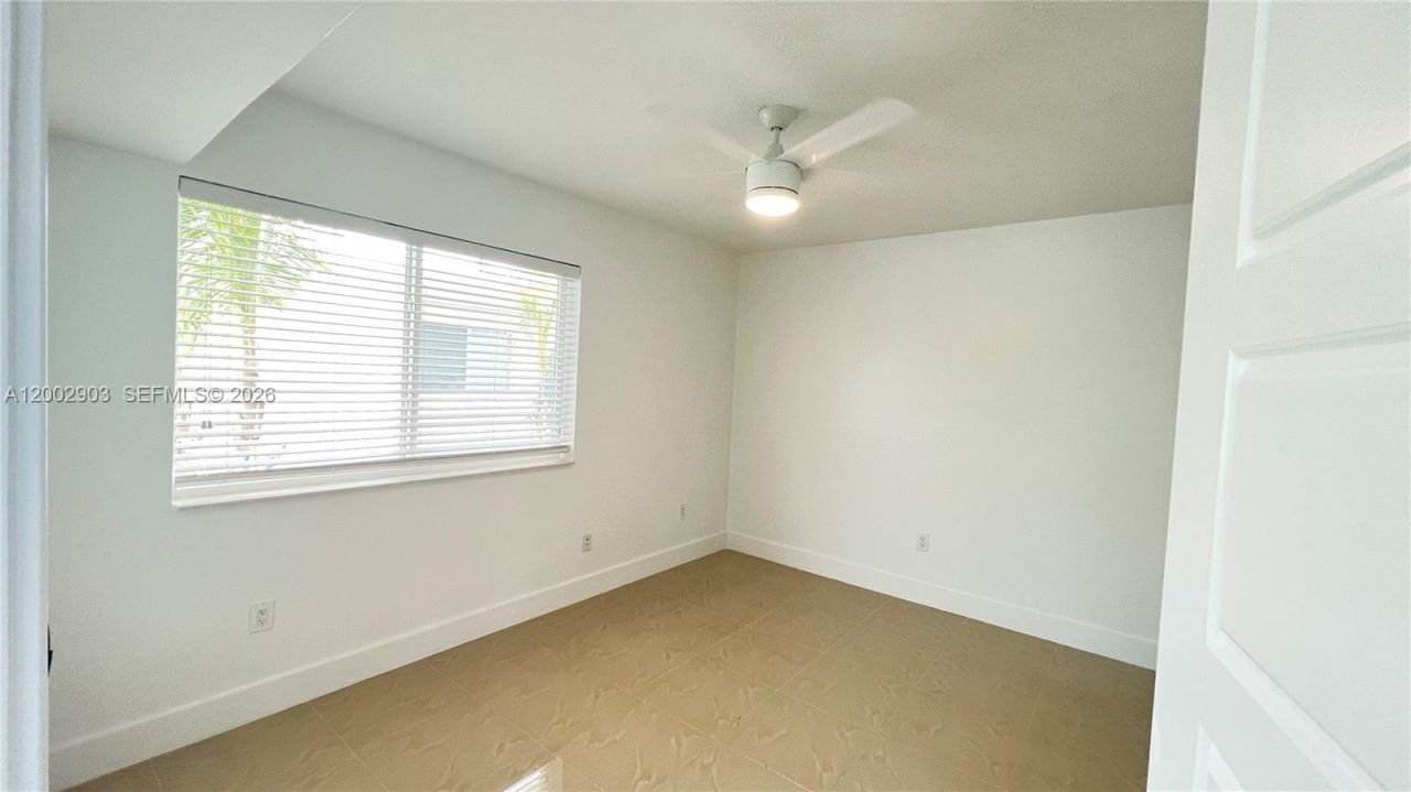 8235 Crespi Blvd, Unit 4, Miami Beach, FL 33141 Photo