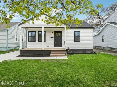 27520 Bohnhoff Street, Roseville, MI 48066