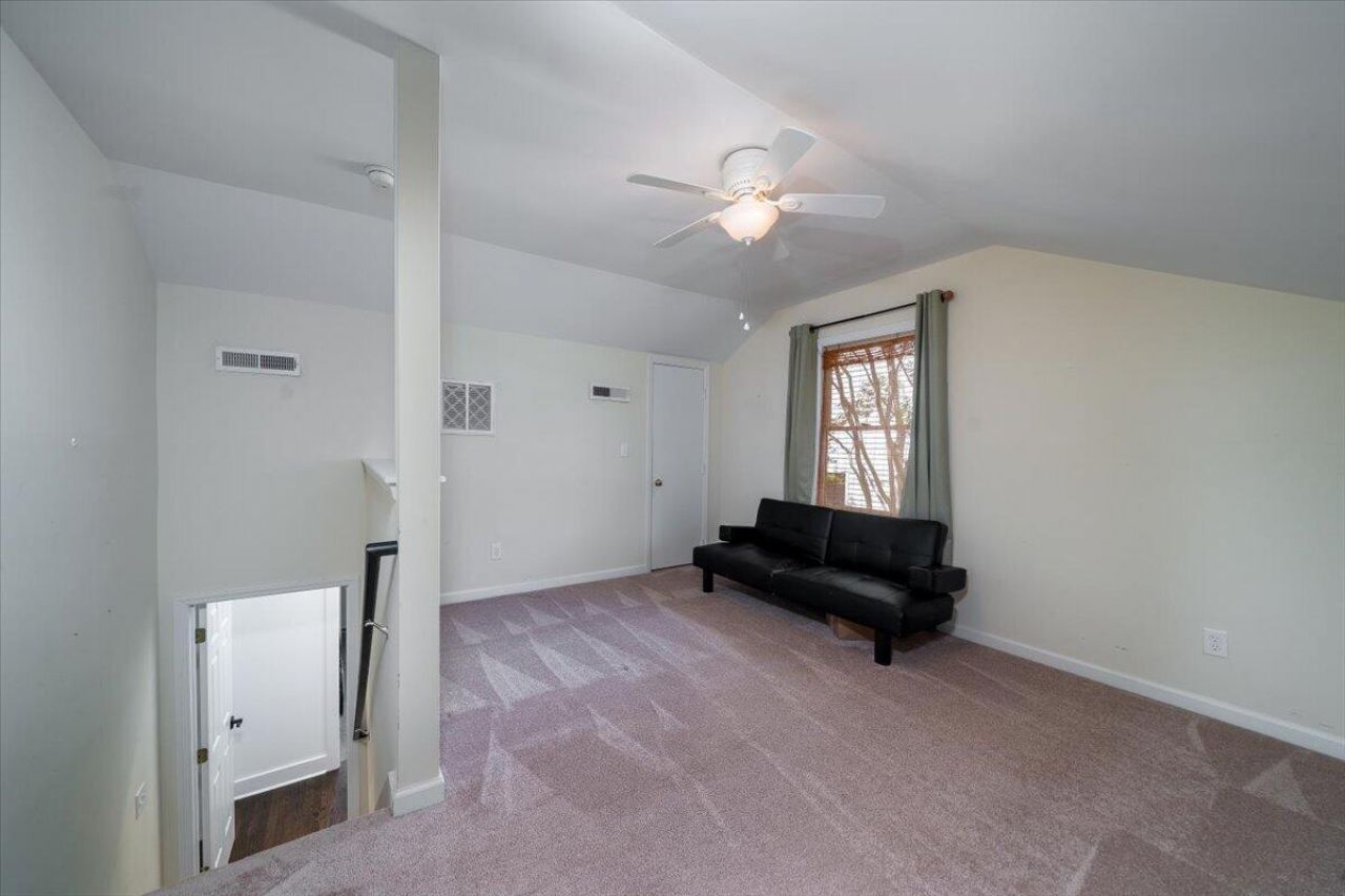 657 Gate Post Drive Photo 22