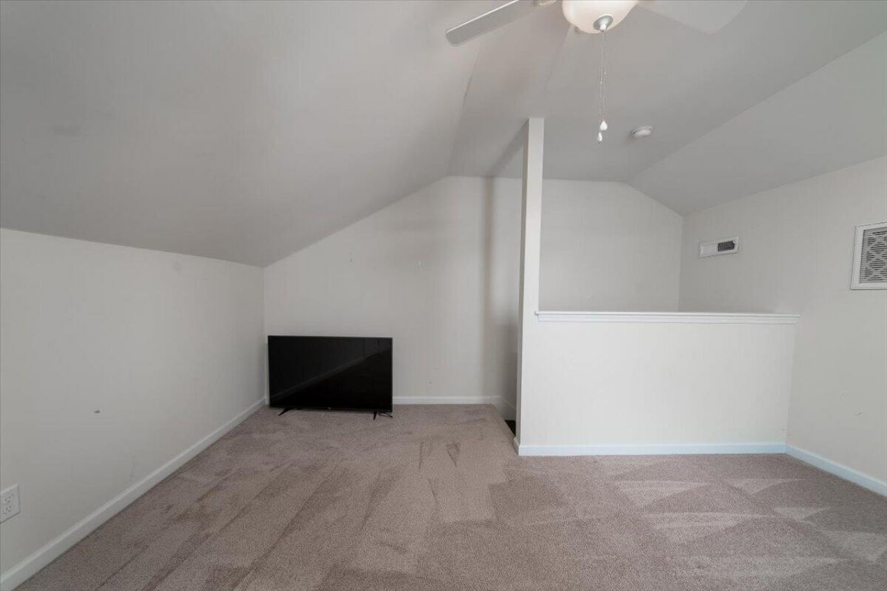 657 Gate Post Drive Photo 23