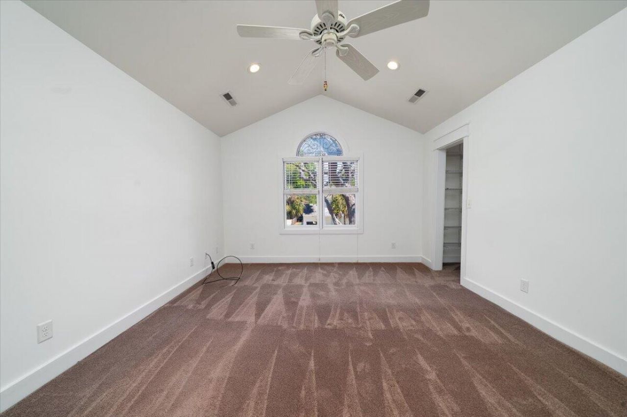 657 Gate Post Drive Photo 24