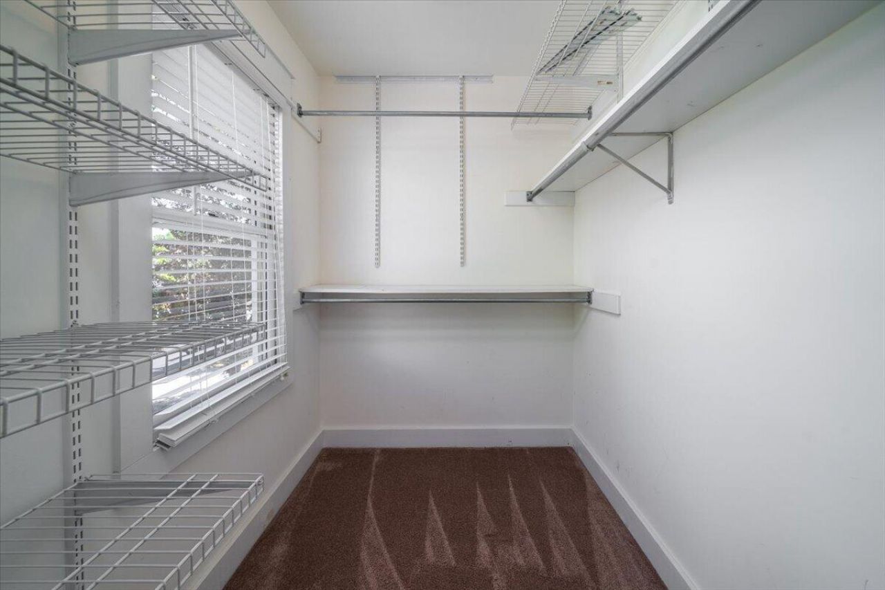 657 Gate Post Drive Photo 27