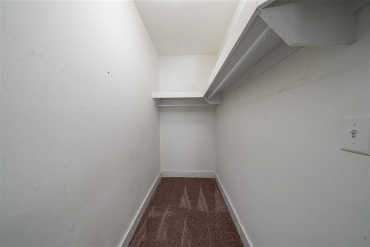 657 Gate Post Drive Photo 28