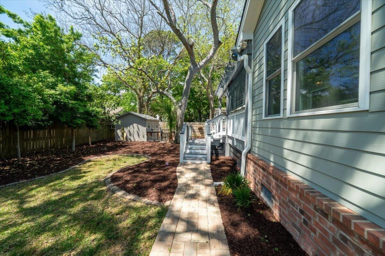 657 Gate Post Drive Photo 36