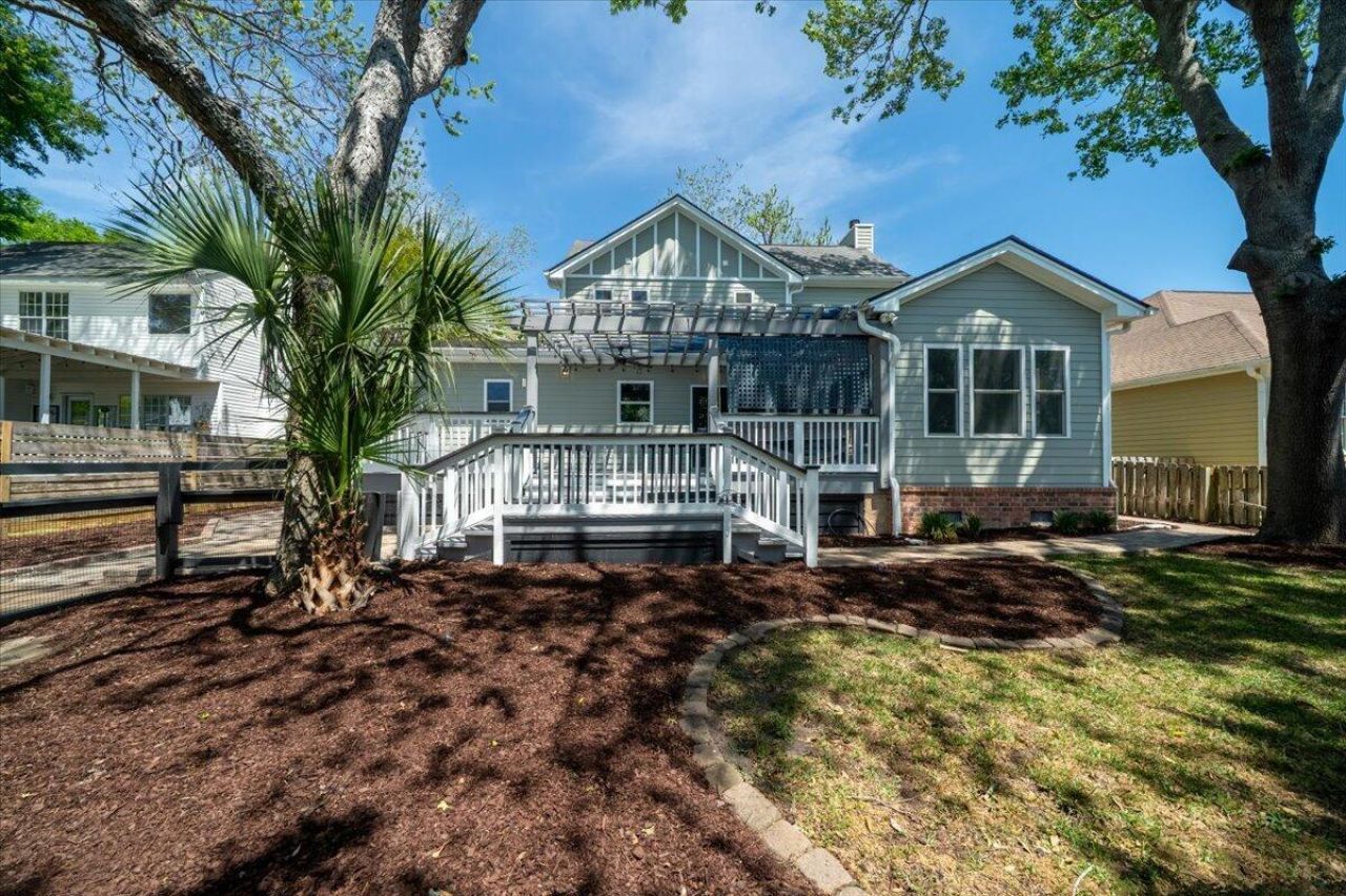 657 Gate Post Drive Photo 38