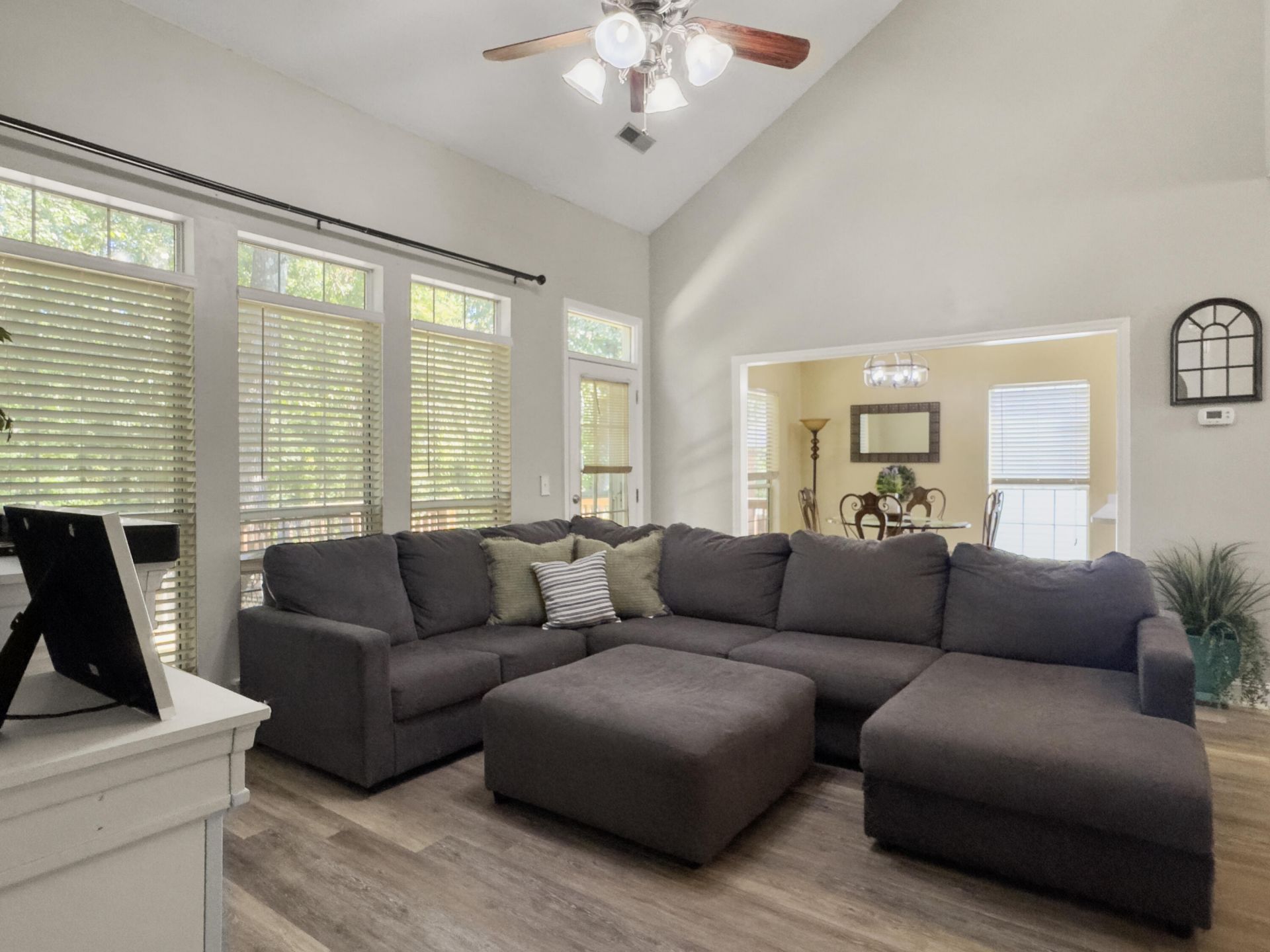 125 Stonehurst Drive Photo 11