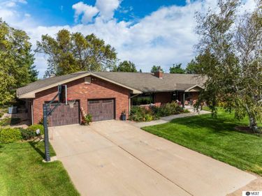 1419 Road N, York, NE 68467
