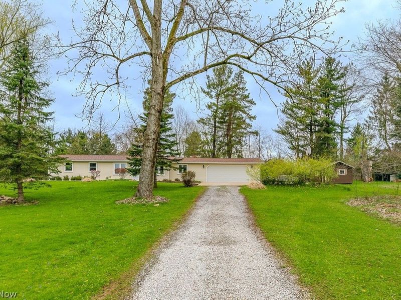 18890 Maplewood Lane, Chagrin Falls, OH 44023 Photo 1