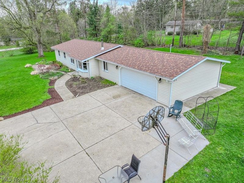 18890 Maplewood Lane, Chagrin Falls, OH 44023 Photo 3