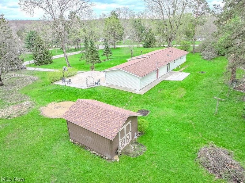 18890 Maplewood Lane, Chagrin Falls, OH 44023 Photo 6