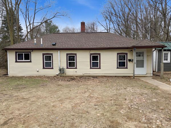 207 N Osmun Street, Greenville, MI 48838