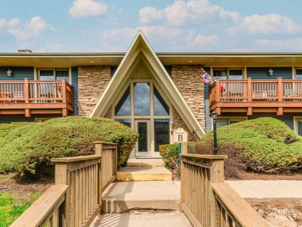 300 Opatrny Drive, Unit 224, Fox River Grove, IL 60021