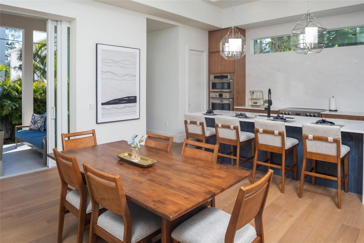 2420 Floyd Street, Sarasota, FL 34239 Photo