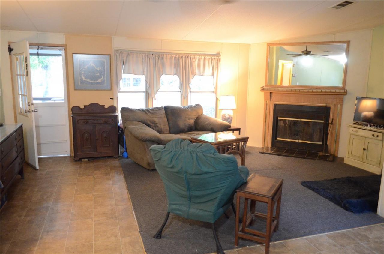 591 SE Fisher Road, Ocklawaha, FL 32179 Photo