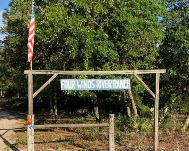 591 SE Fisher Road, Ocklawaha, FL 32179 Photo