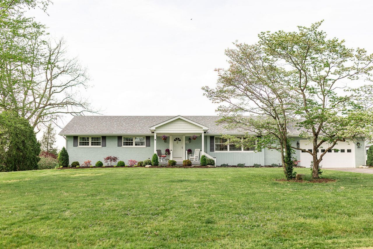 300 E Scotts Ferry Road, Versailles, KY 40383