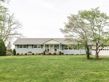 300 E Scotts Ferry Road, Versailles, KY 40383