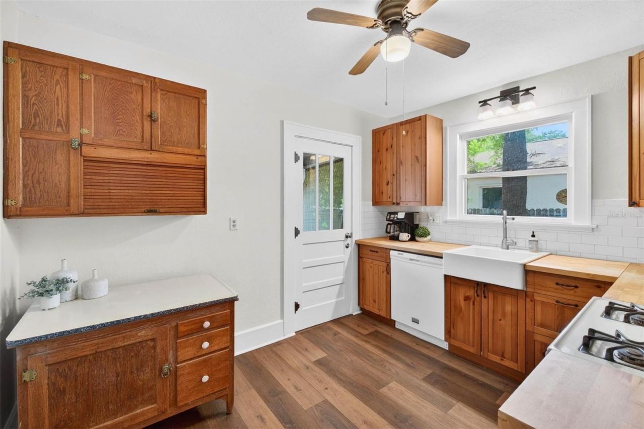 5218 1st Avenue S, Saint Petersburg, FL 33707 Photo