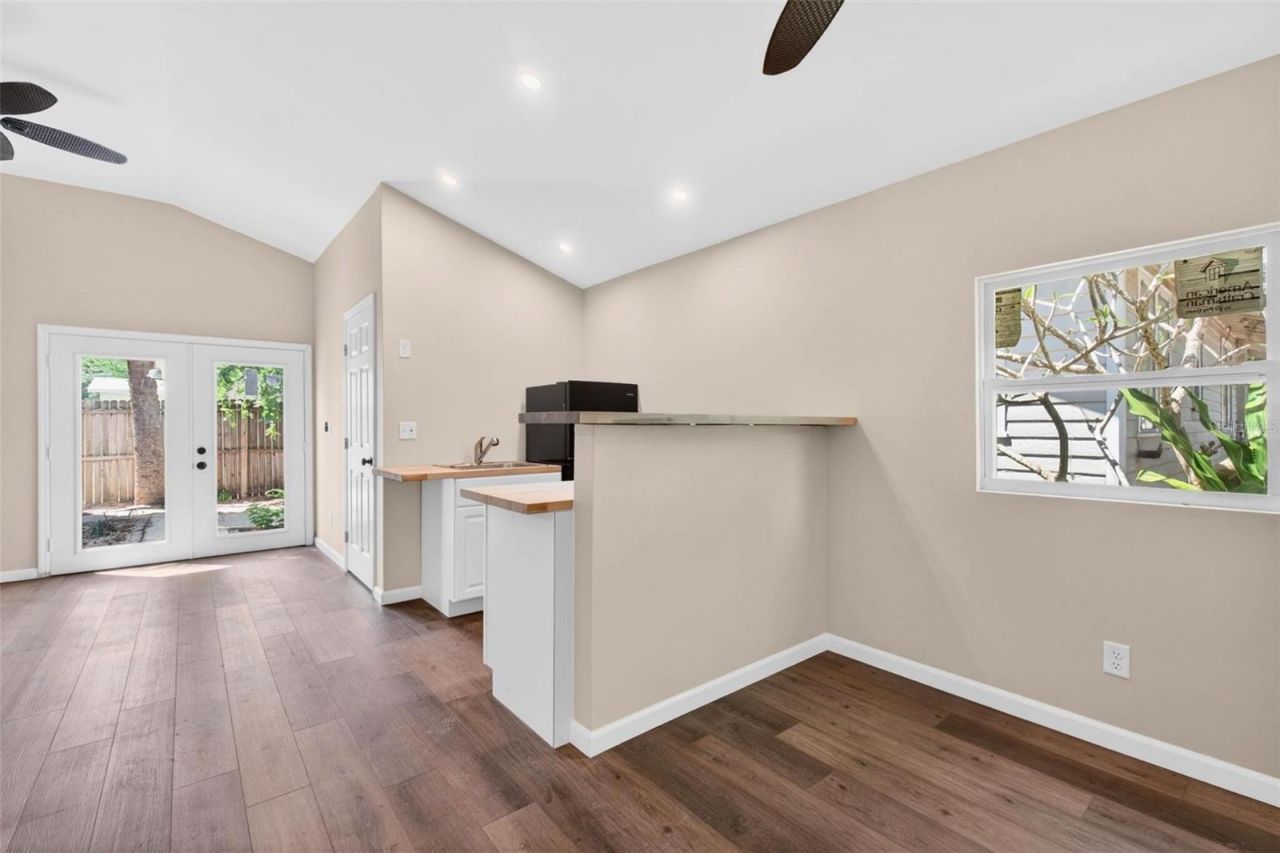 5218 1st Avenue S, Saint Petersburg, FL 33707 Photo