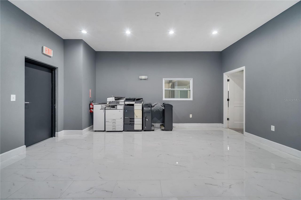 560 Barry Street, Orlando, FL 32808 Photo