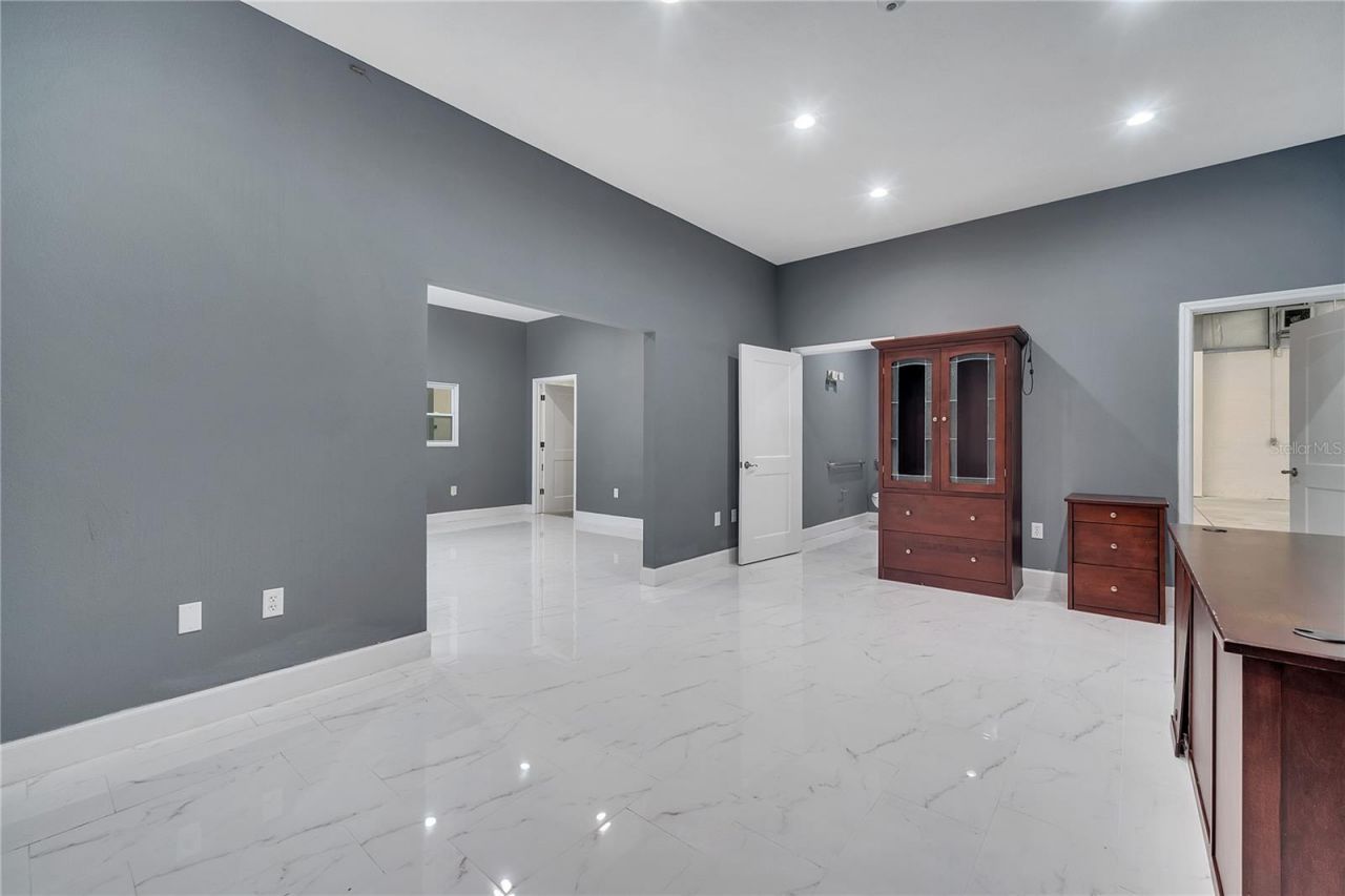 560 Barry Street, Orlando, FL 32808 Photo