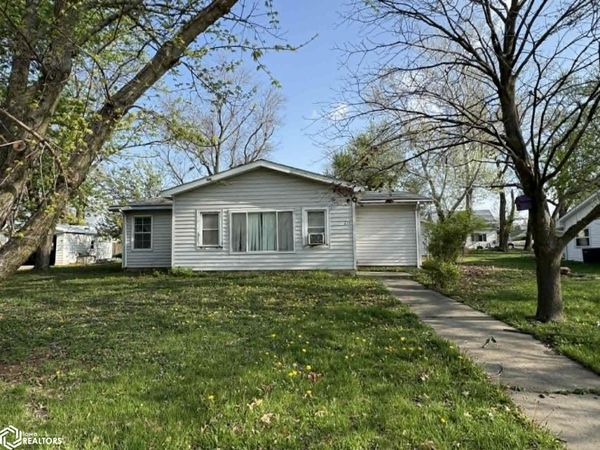 211 E Short Street, Centerville, IA 52544