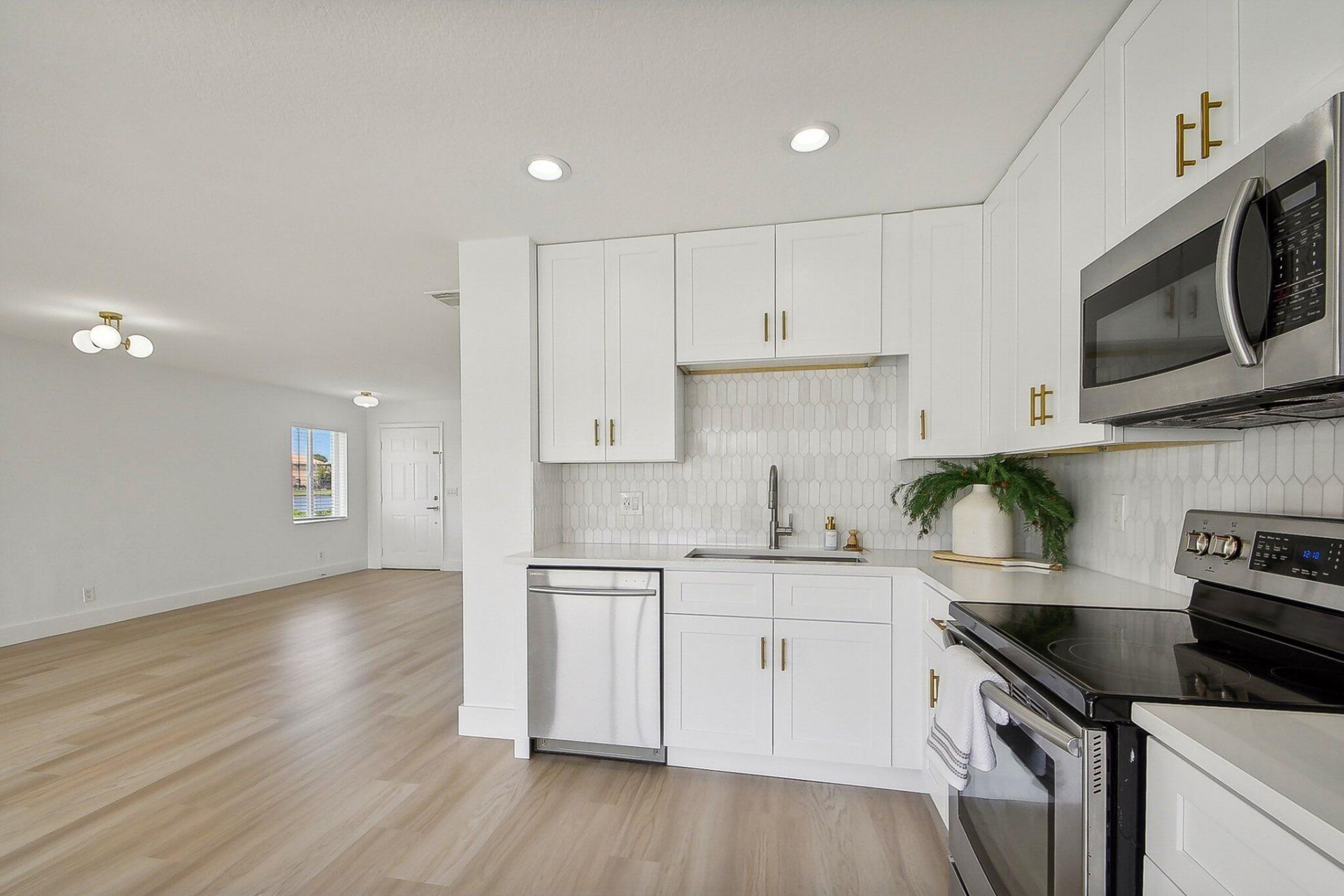 6224 Reynolds Street, West Palm Beach, FL 33411 Photo