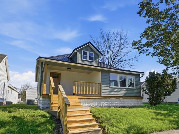 616 E Benton Street, Wapakoneta, OH 45895