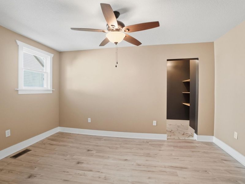 616 E Benton Street, Wapakoneta, OH 45895 Photo 14
