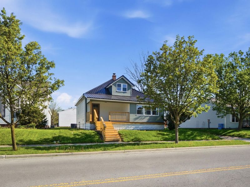 616 E Benton Street, Wapakoneta, OH 45895 Photo 2