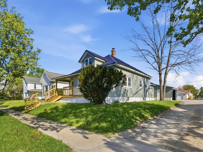 616 E Benton Street, Wapakoneta, OH 45895 Photo 3