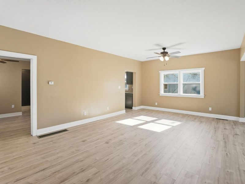616 E Benton Street, Wapakoneta, OH 45895 Photo 5