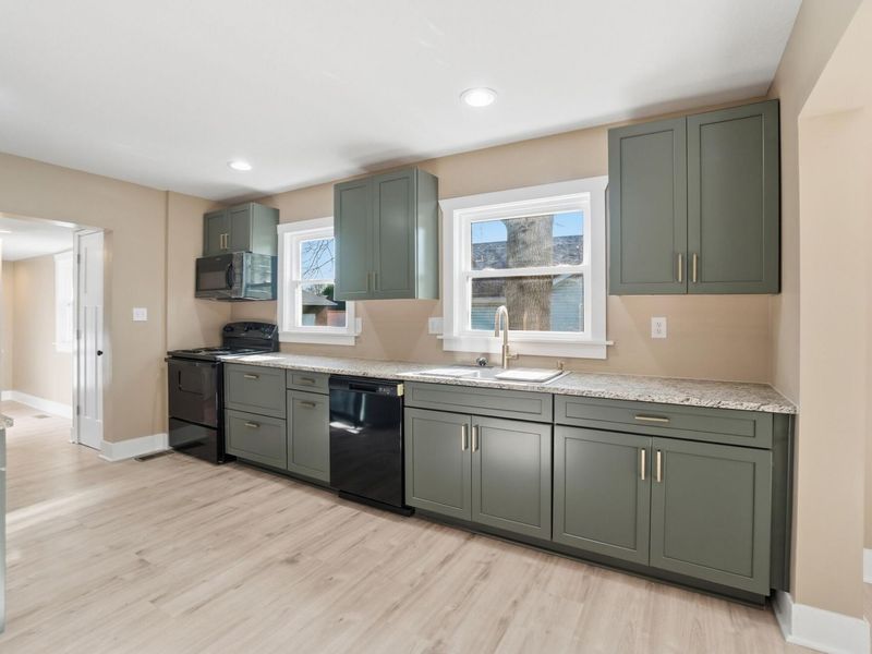 616 E Benton Street, Wapakoneta, OH 45895 Photo 9