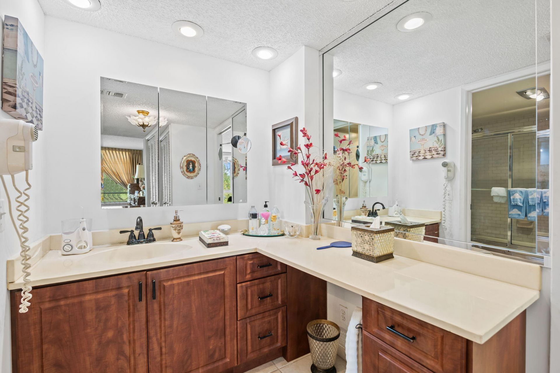 3960 Oaks Clubhouse Drive, Unit 304, Pompano Beach, FL 33069 Photo