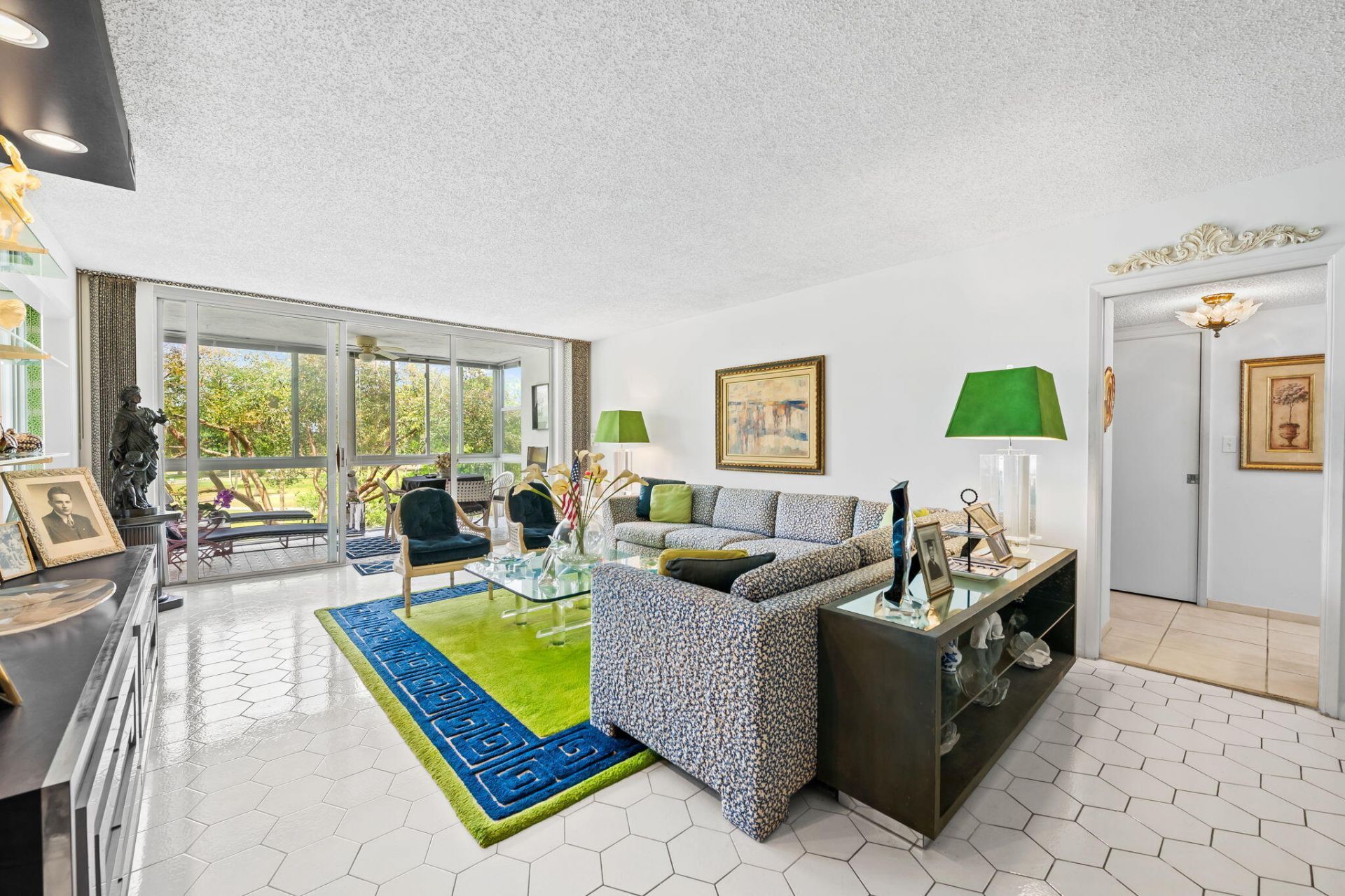 3960 Oaks Clubhouse Drive, Unit 304, Pompano Beach, FL 33069 Photo