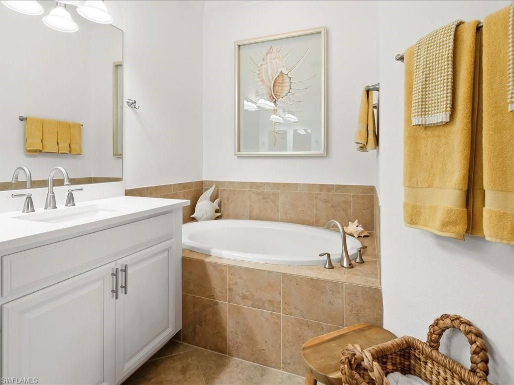 9476 Napoli Ln, Unit 202, Naples, FL 34113 Photo