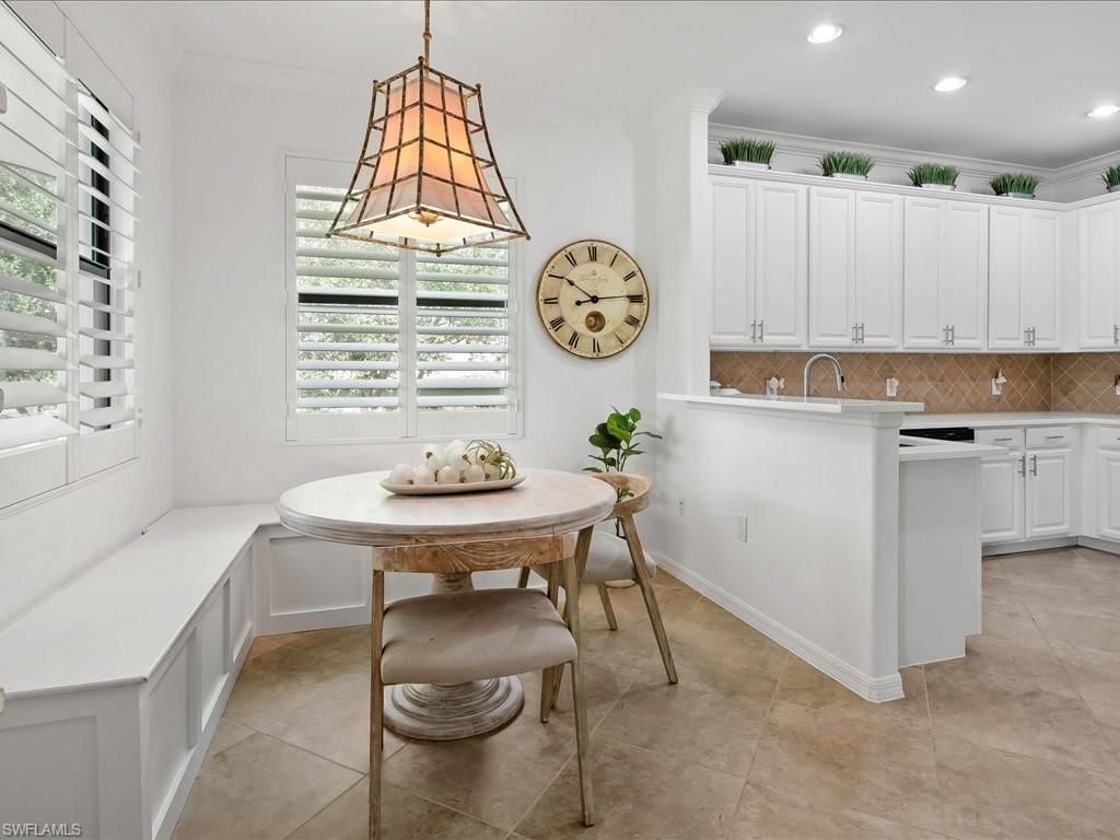 9476 Napoli Ln, Unit 202, Naples, FL 34113 Photo