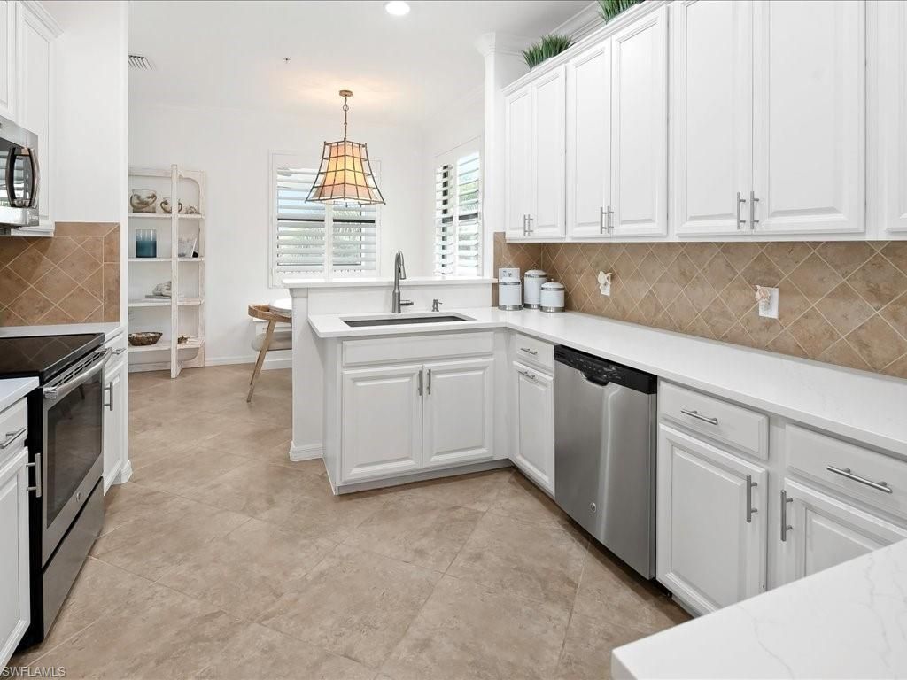 9476 Napoli Ln, Unit 202, Naples, FL 34113 Photo