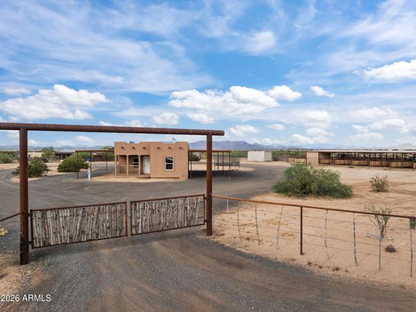 49204 N 529th Avenue, Aguila, AZ 85320