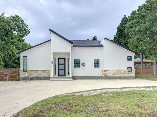 165 La Selva DR , Elgin, TX 78621