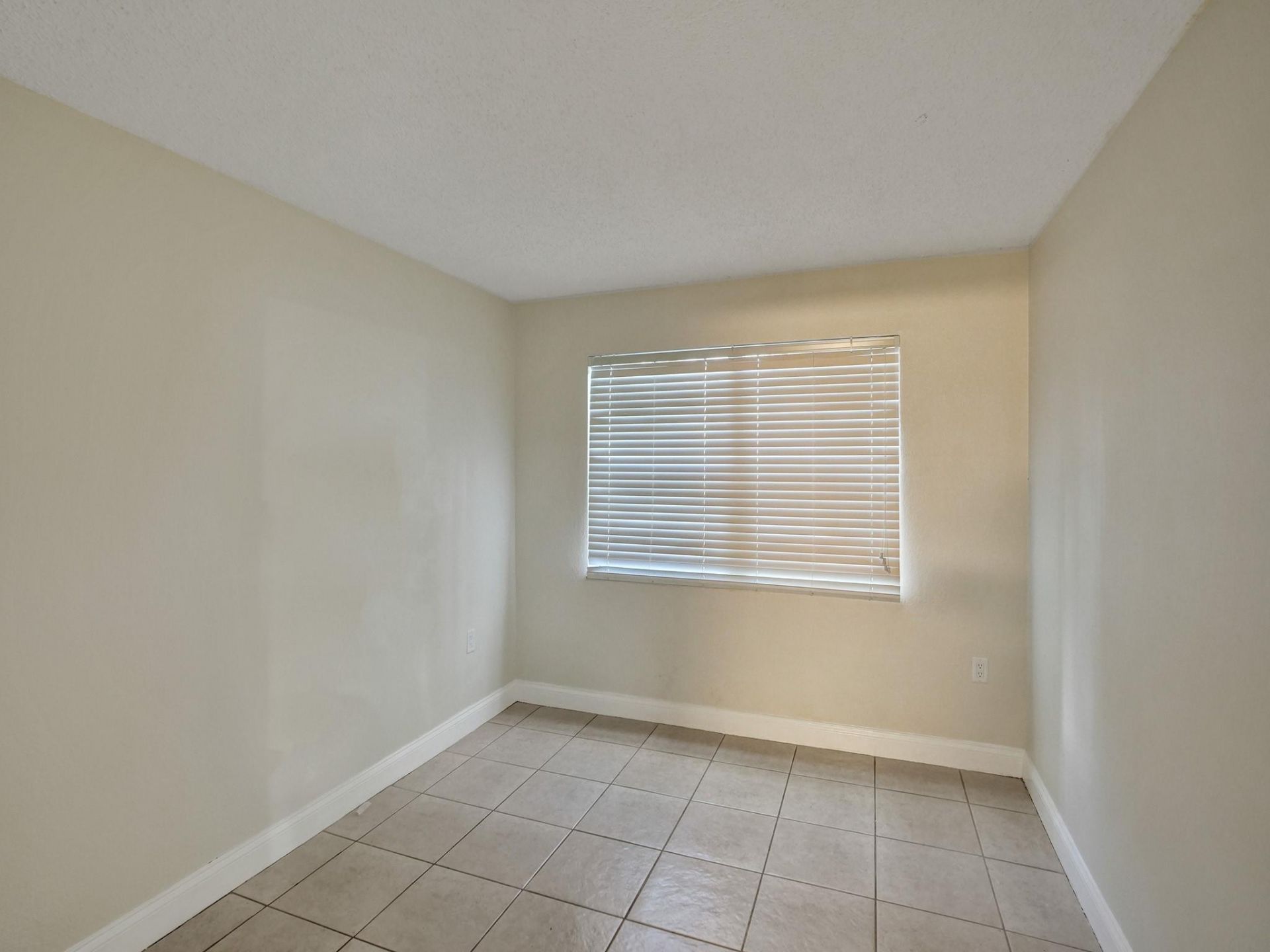 4205 N University Drive, Unit 108, Sunrise, FL 33351 Photo
