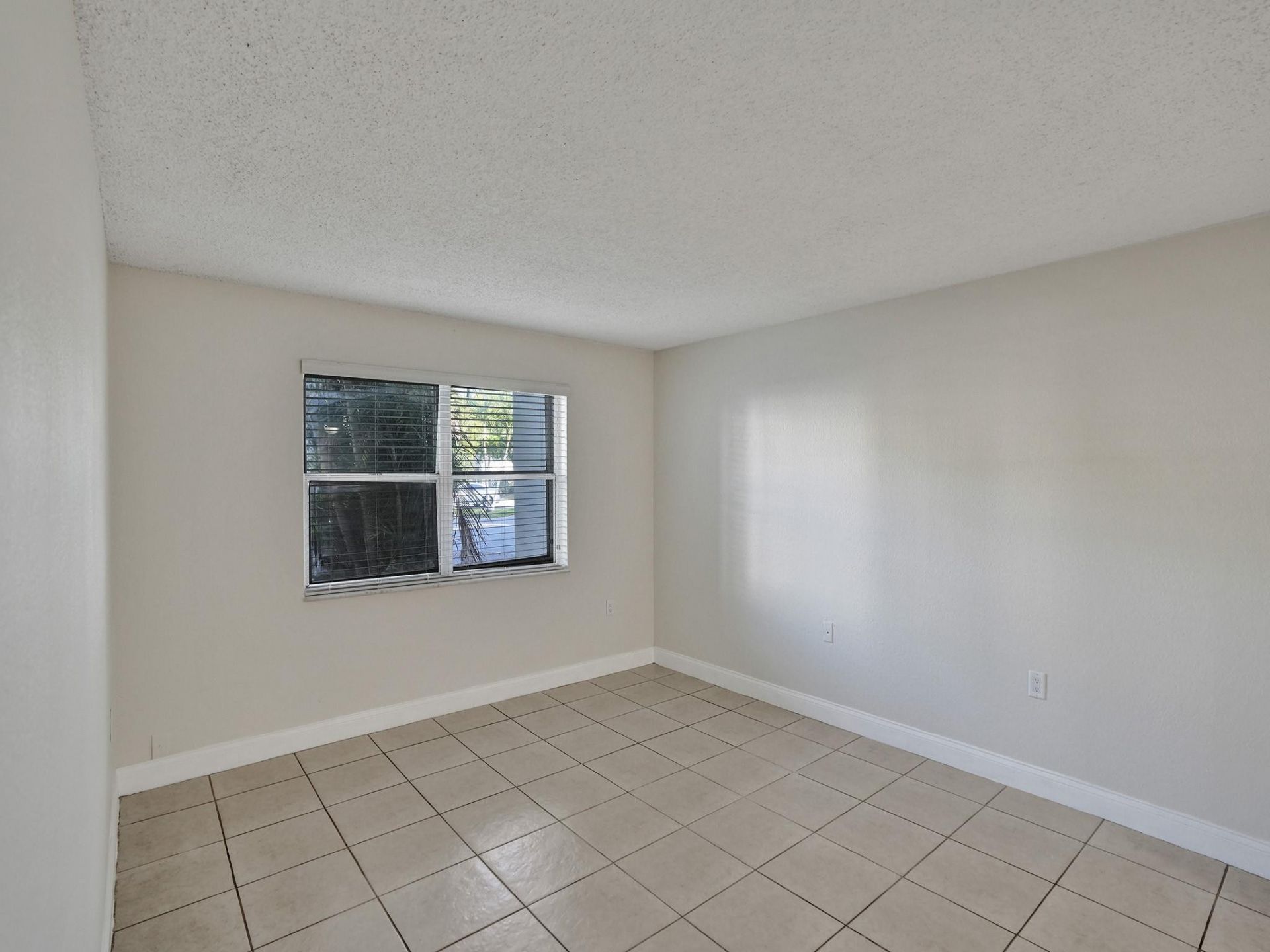 4205 N University Drive, Unit 108, Sunrise, FL 33351 Photo