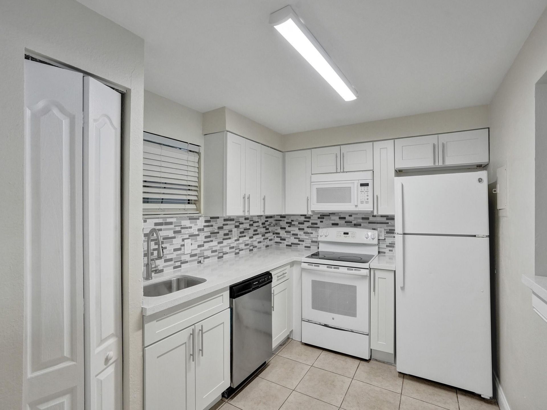 4205 N University Drive, Unit 108, Sunrise, FL 33351 Photo