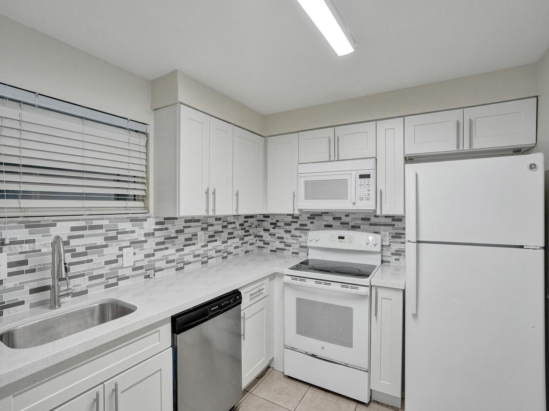 4205 N University Drive, Unit 108, Sunrise, FL 33351 Photo