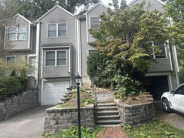 18 Edgemoor Cir, Unit 18, Wellesley, MA 02482