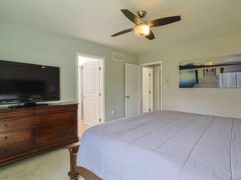 9864 Timbers Drive, Blue Ash, OH 45242 Photo 18