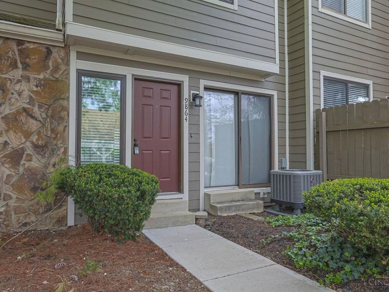 9864 Timbers Drive, Blue Ash, OH 45242 Photo 3