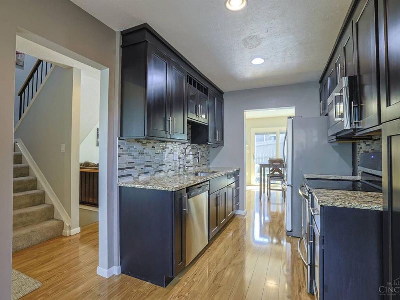 9864 Timbers Drive, Blue Ash, OH 45242 Photo 6